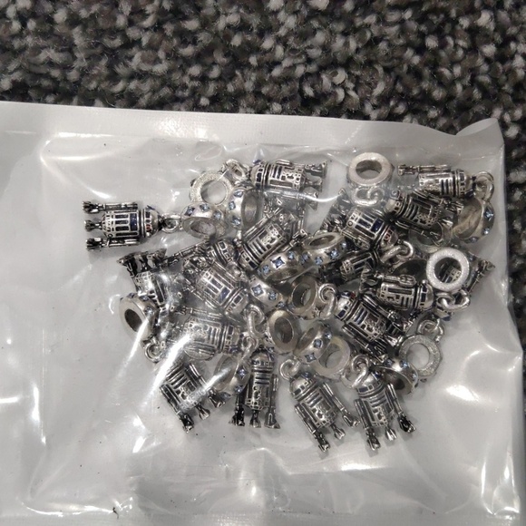 Star wars R2D2 charm - Picture 3 of 3